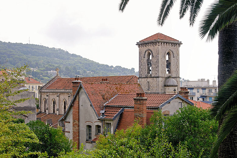 Sainte Philom&egrave;ne seen from the Place Bellevue