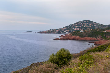 Looking west towards Agay and Saint-Rapha�l