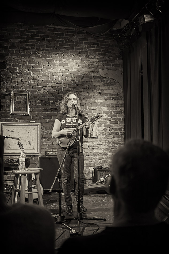 Lucy Kaplansky in concert
