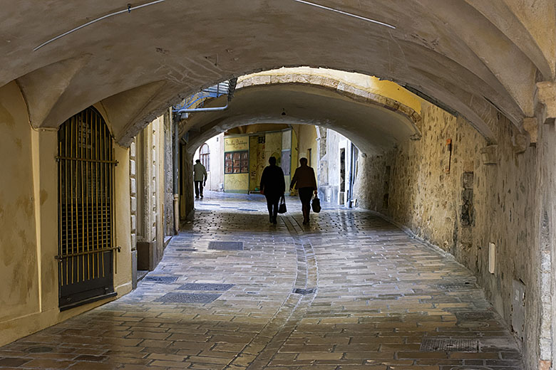 The 'Rue des Porches' in Hy&egrave;res