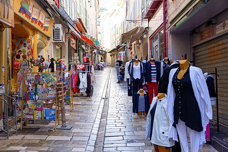 Looking along the 'Rue Massillon'