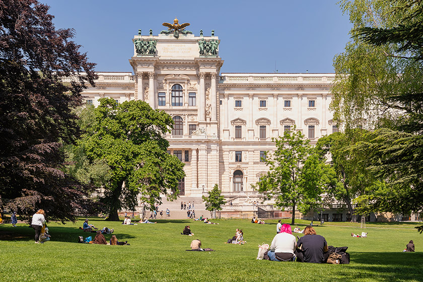 The rear of the Hofburg seen from the Burggarten